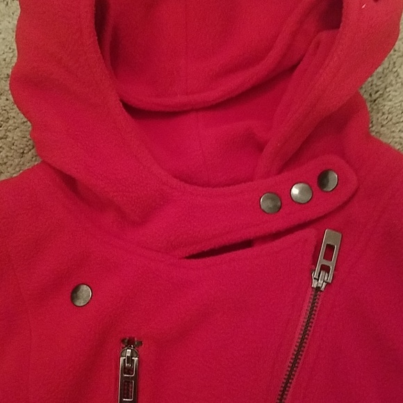 Red fleece fashion jacket - Picture 4 of 6